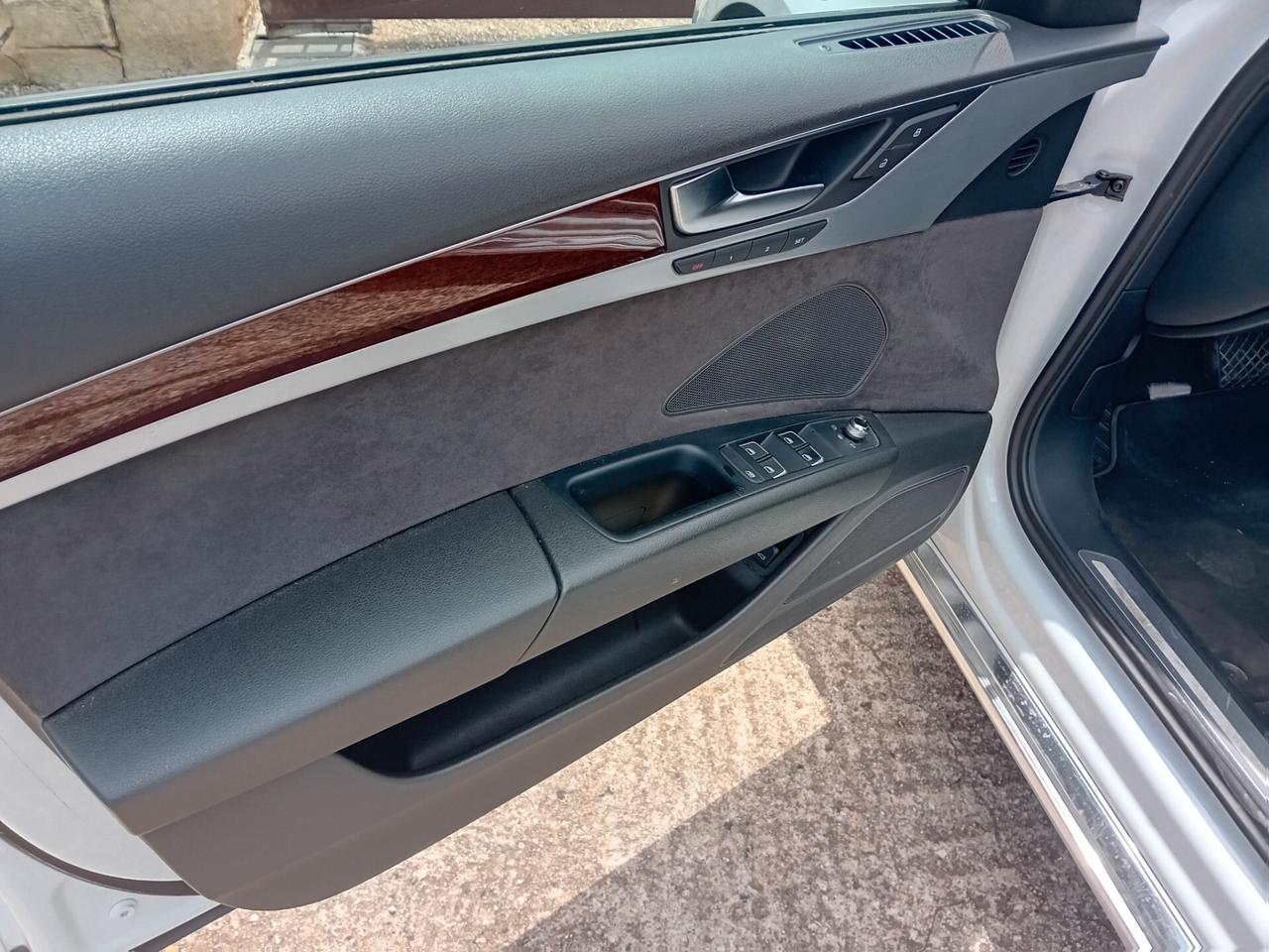 Audi A8 4.2 TDI quattro tiptronic