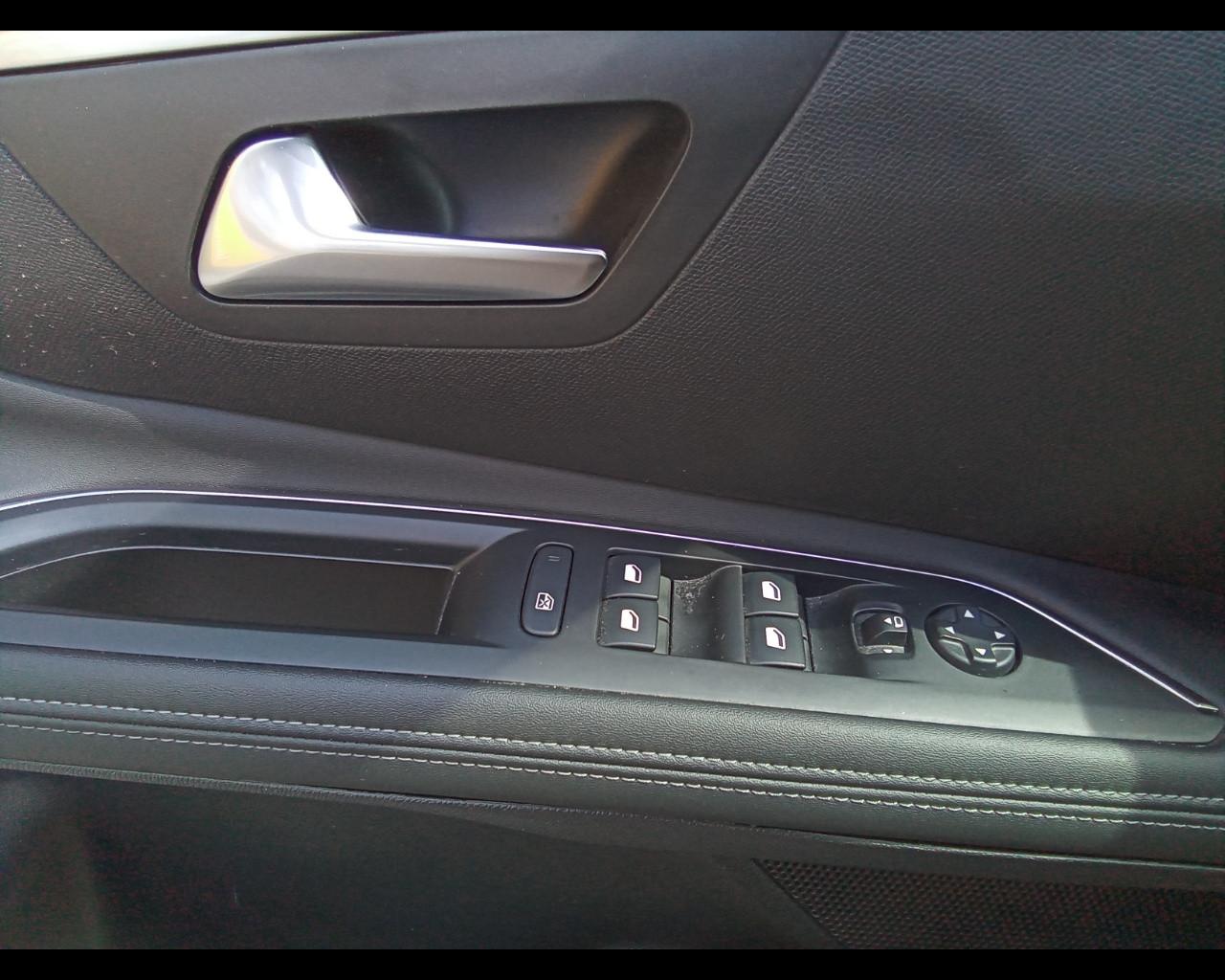 PEUGEOT 5008 2ª serie - 5008 BlueHDi 130 S&S EAT8 Allure