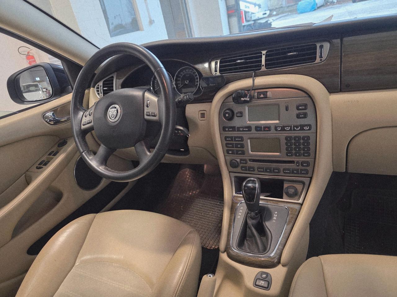 Jaguar X-Type 2.2D cat aut. Premium Luxury cDPF