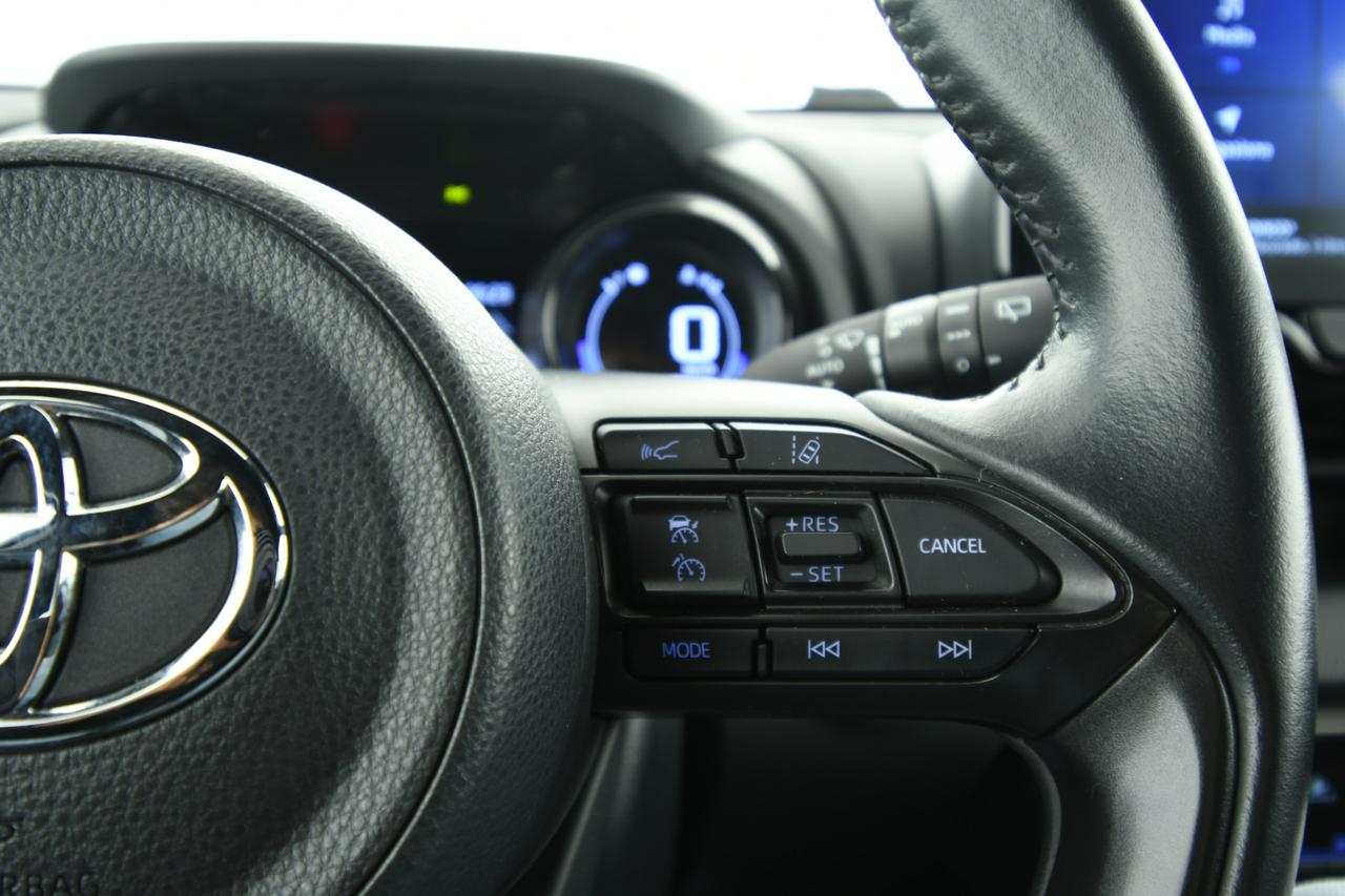 TOYOTA Yaris 1.5h Style CAMERA+ACC+APP CONNECT+NEOPATENTATI