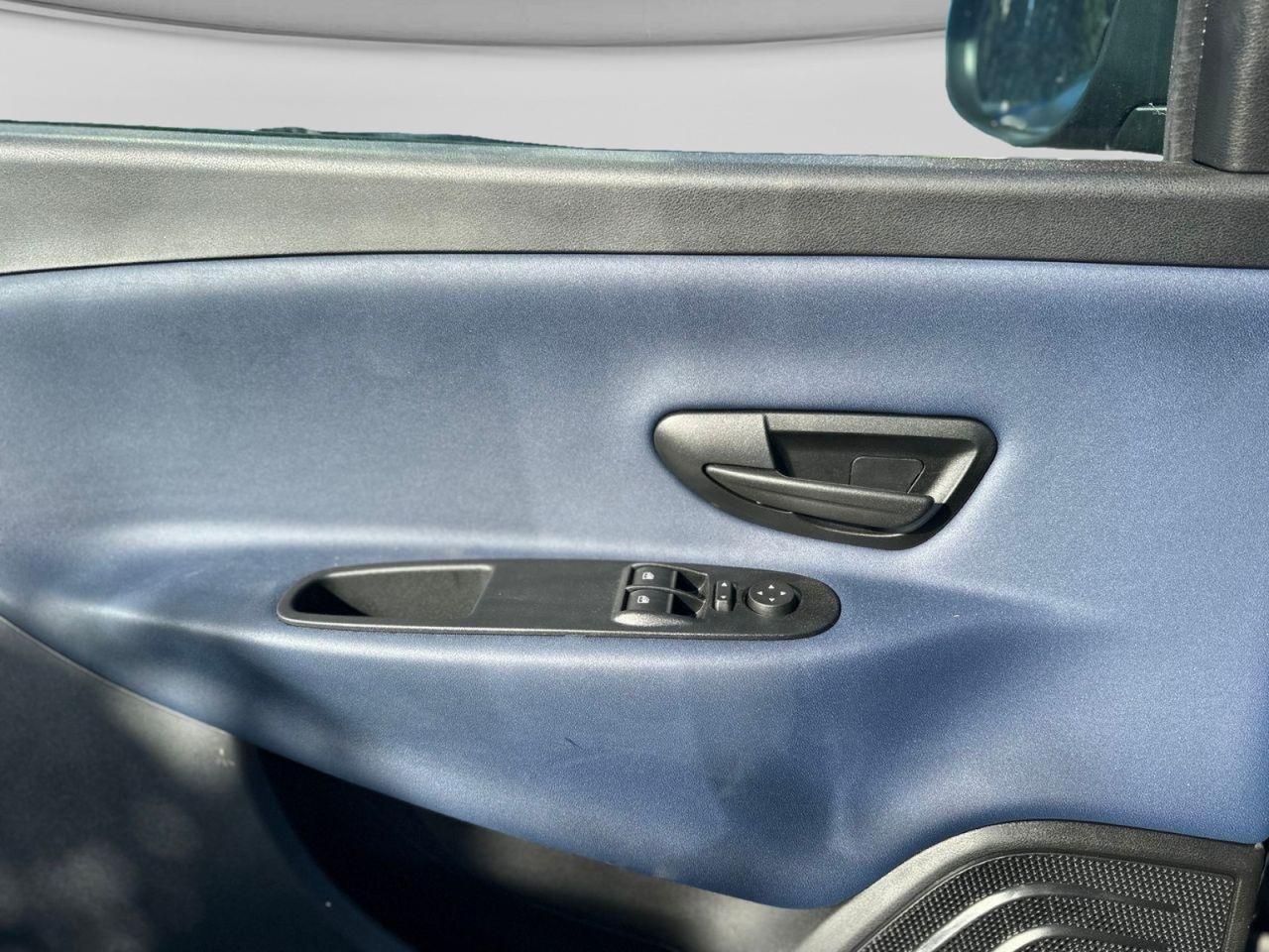 LANCIA Ypsilon III 2021 - Ypsilon 1.0 firefly hybrid Silver s&s 70cv