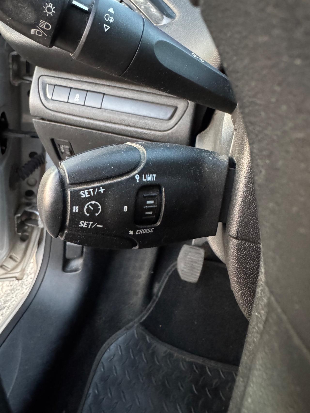 Peugeot 208 1.4 HDi LEGGI DESCRIZIONE