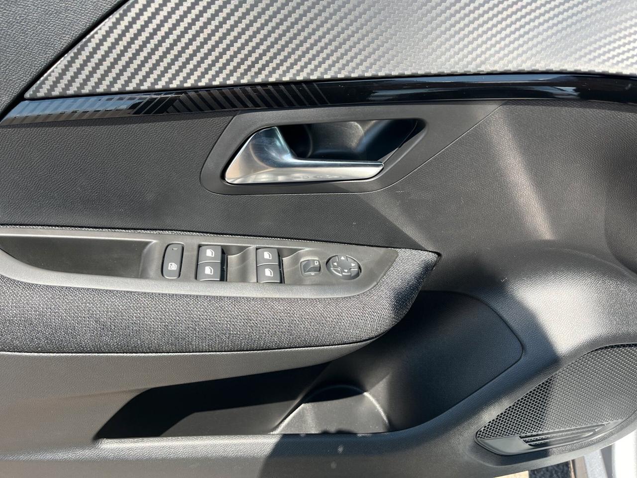 Peugeot 208 Hybrid 110 e-DCS6 Style