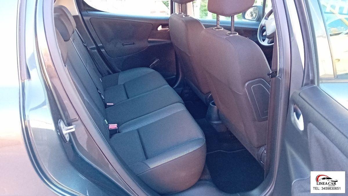 PEUGEOT - 207
