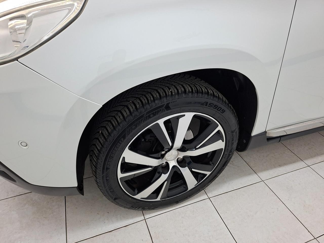 Peugeot 2008 Allure 1.6 BlueHDi 100cv