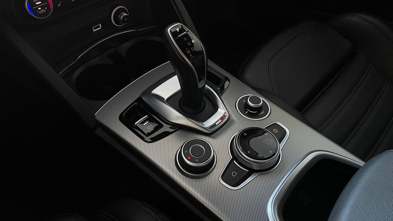 ALFA ROMEO STELVIO 2.2 VELOCE Q4 TURBODIESEL 210CV - VOLANTE E SEDILI IN PELLE RISCALDABILI, FULL LED