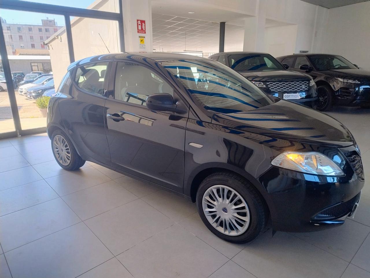 Lancia Ypsilon 1.2 69 CV 5 porte Elefantino