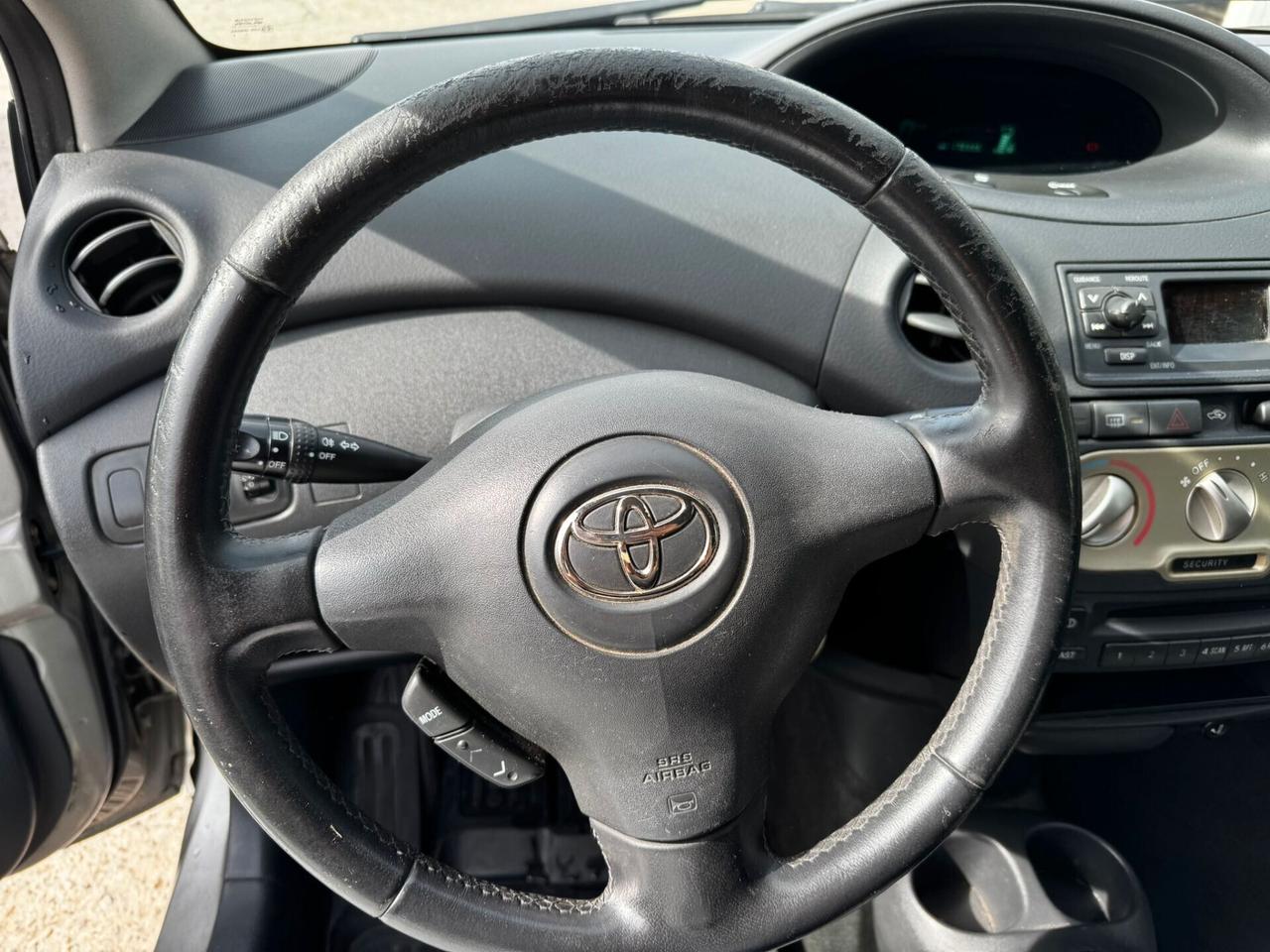 Toyota Yaris 1.0i 16V cat 3 porte Sol