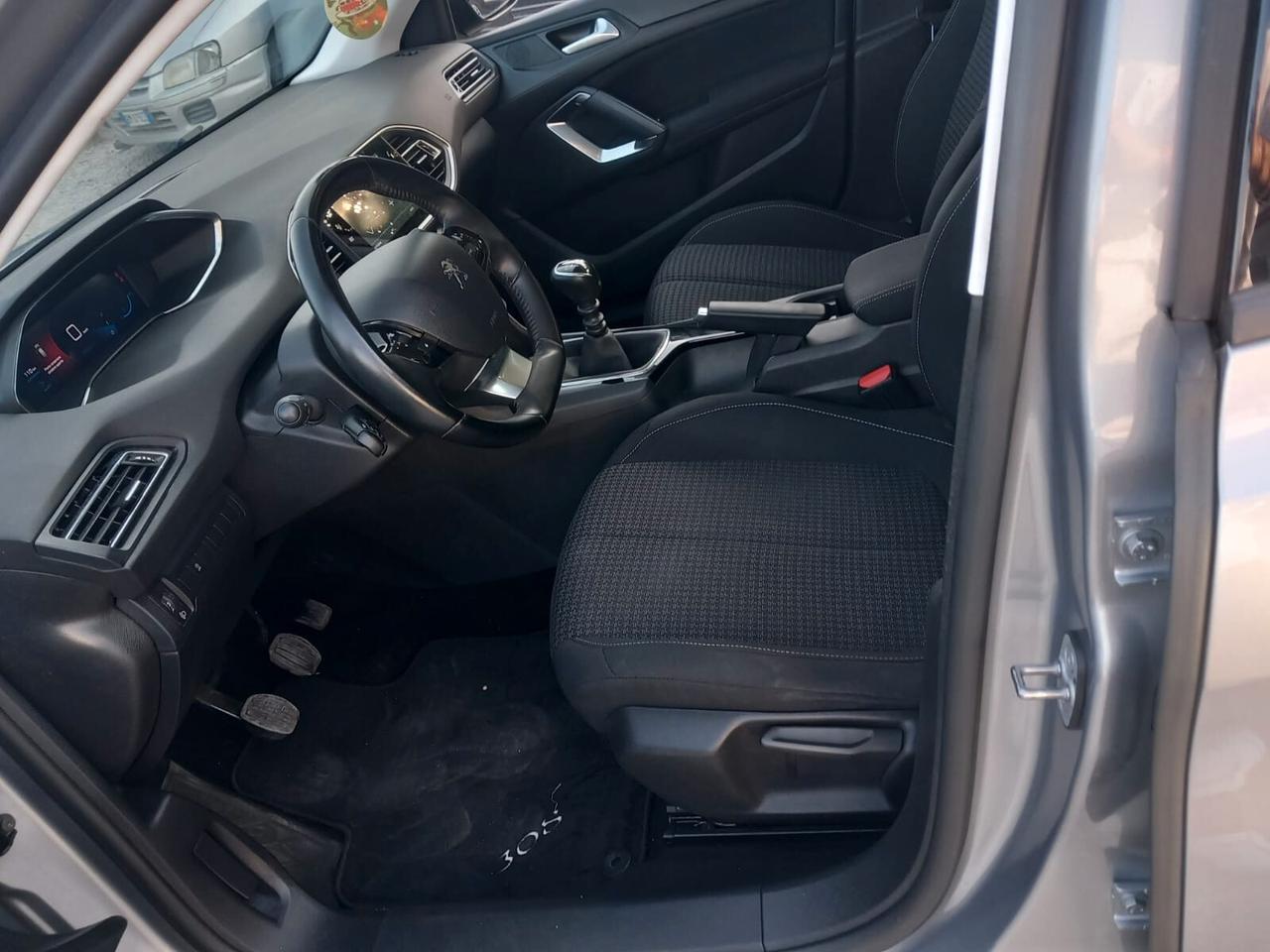 Peugeot 308 BENZINA 1.2