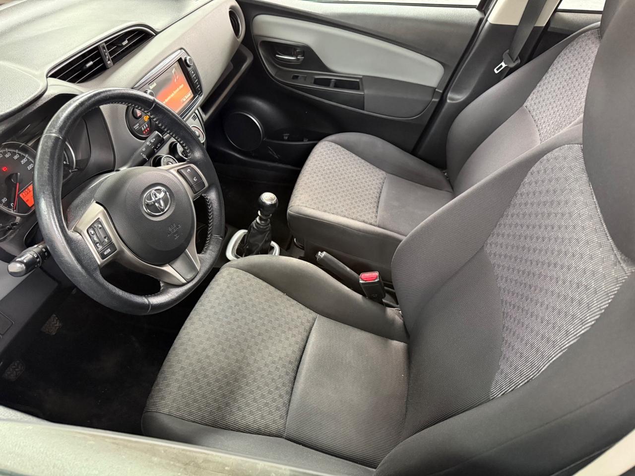Toyota Yaris 1.3 5 porte Active - 2015