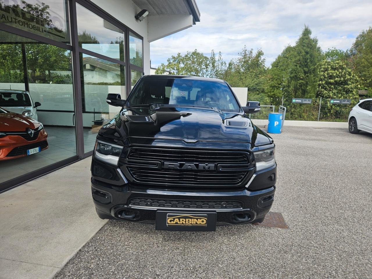 Dodge RAM 1500 5.7 GPL V8 Laramie Night ** NO IVA ESPOSTA **