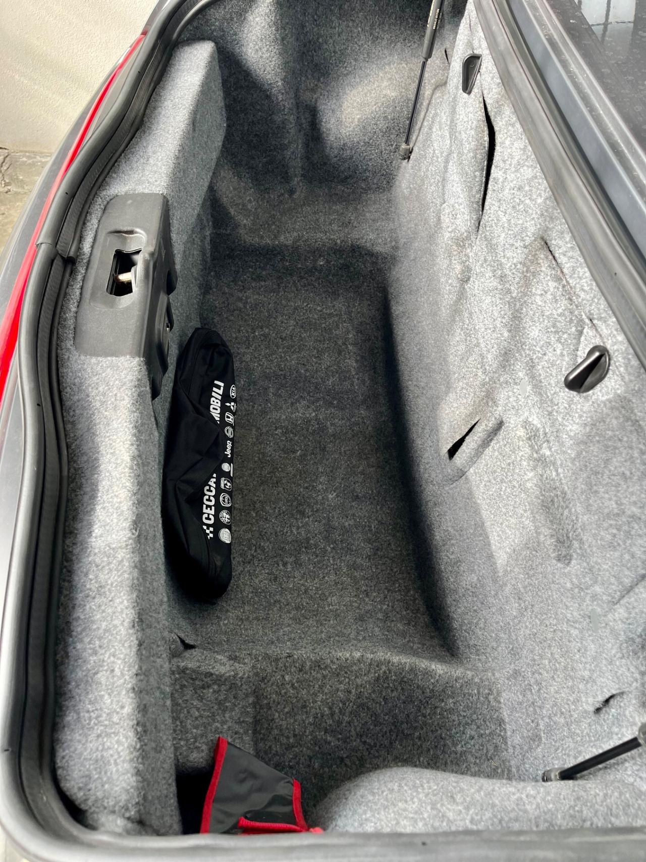 Alfa Romeo Spider 2.0 JTS Targa Oro Riar