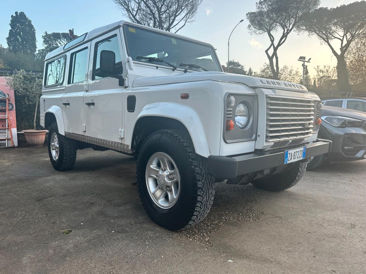 Land Rover Defender 110 2.4 TD4 Station Wagon E 7 POSTI