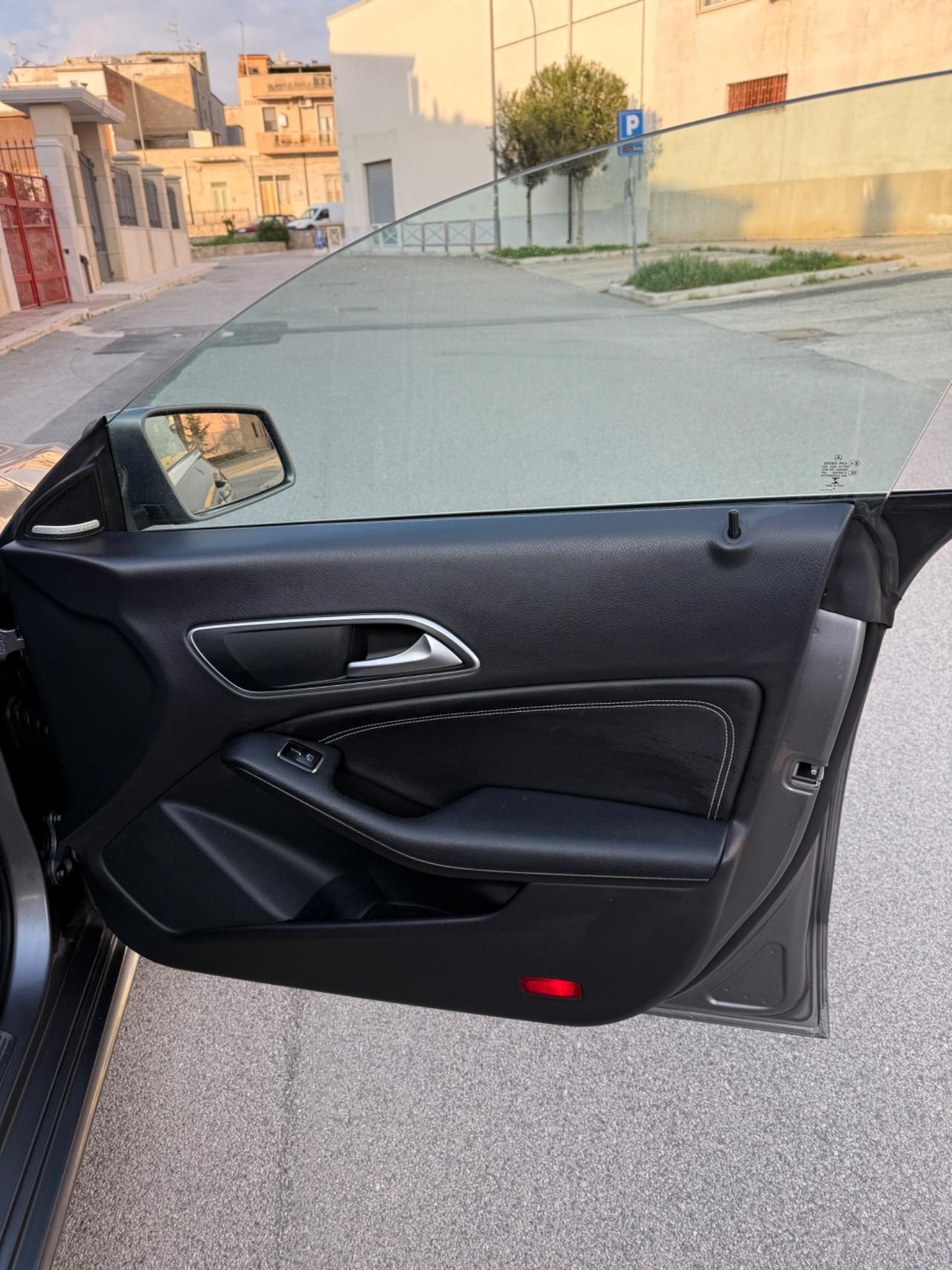 Mercedes-benz CLA 180 d Premium