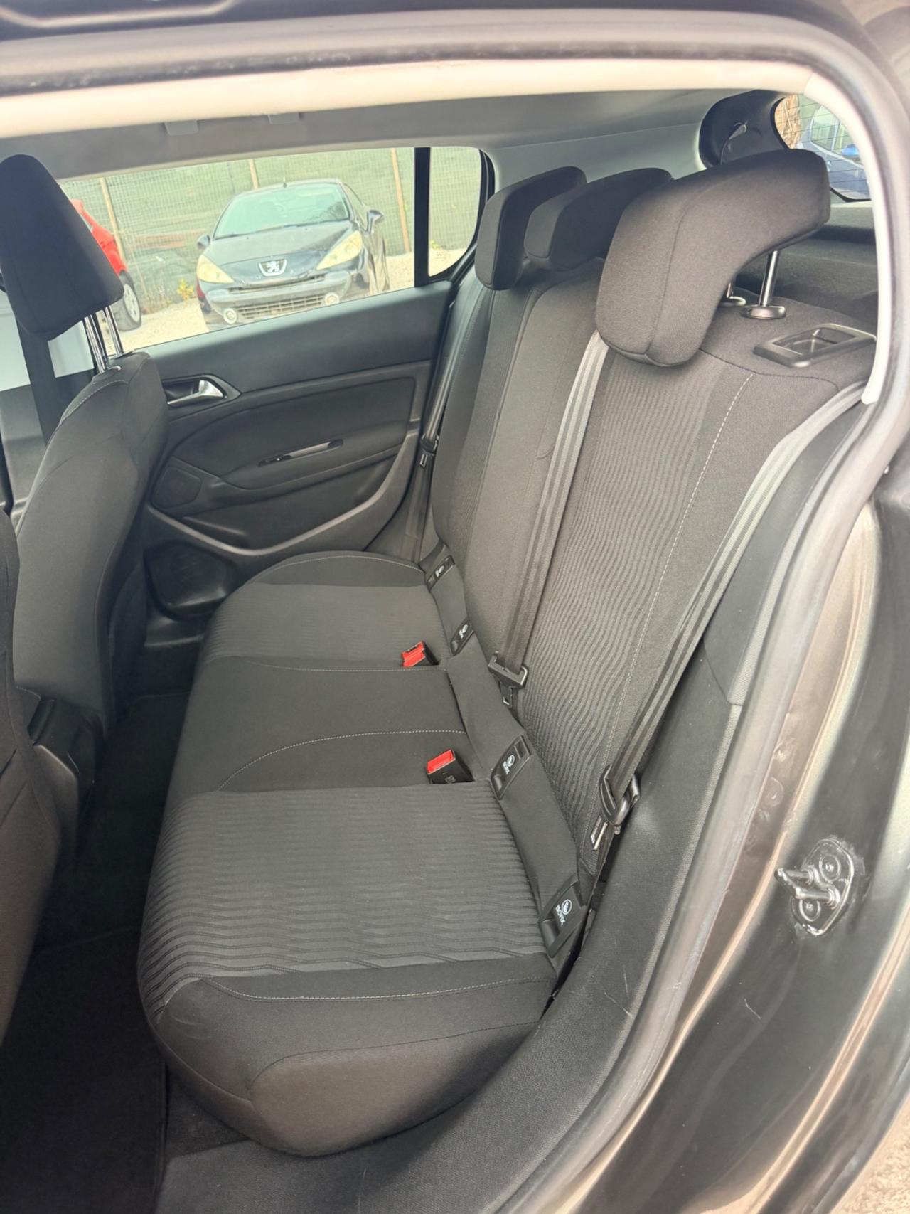 Peugeot 308 BlueHDi 120 S&S Business