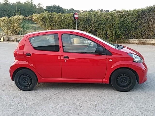 Toyota Aygo 1.0 12V VVT-i 5p. Now