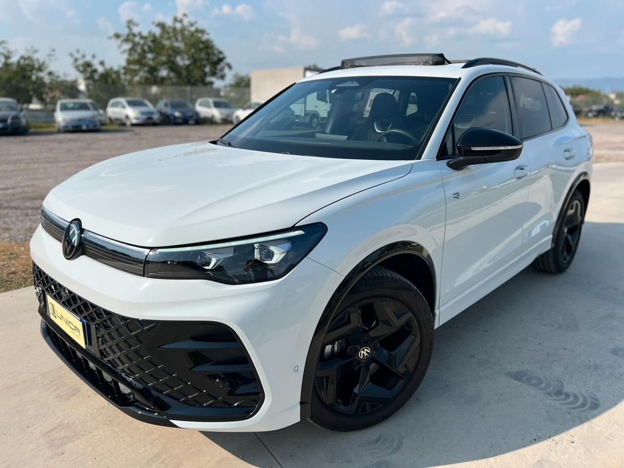 Volkswagen Tiguan 2.0 TDI 150 CV SCR DSG R-Line UNICOPRO TETTO UNICA