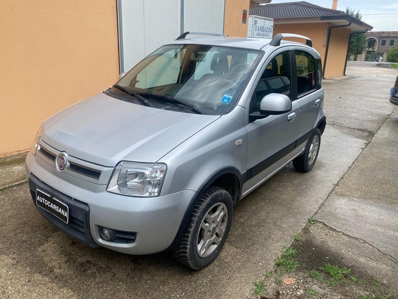 FIAT PANDA 1.3 MJT 4x4 CATENA APPENA SOSTITUITA MOLTO BELLA