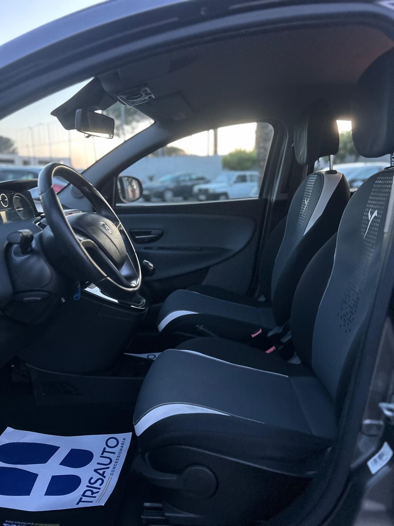 Lancia Ypsilon 1.3 MJT Elefantino Bianco Platinum