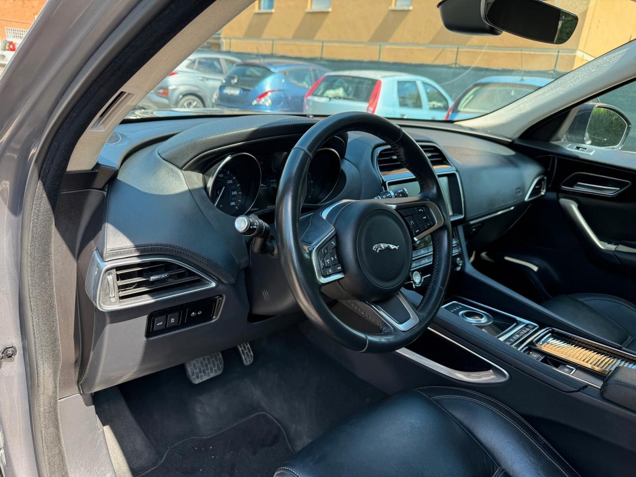 Jaguar F-Pace 2.0d - 4X4 - NAV. - PELLE - 12 MESI DI GARANZIA -