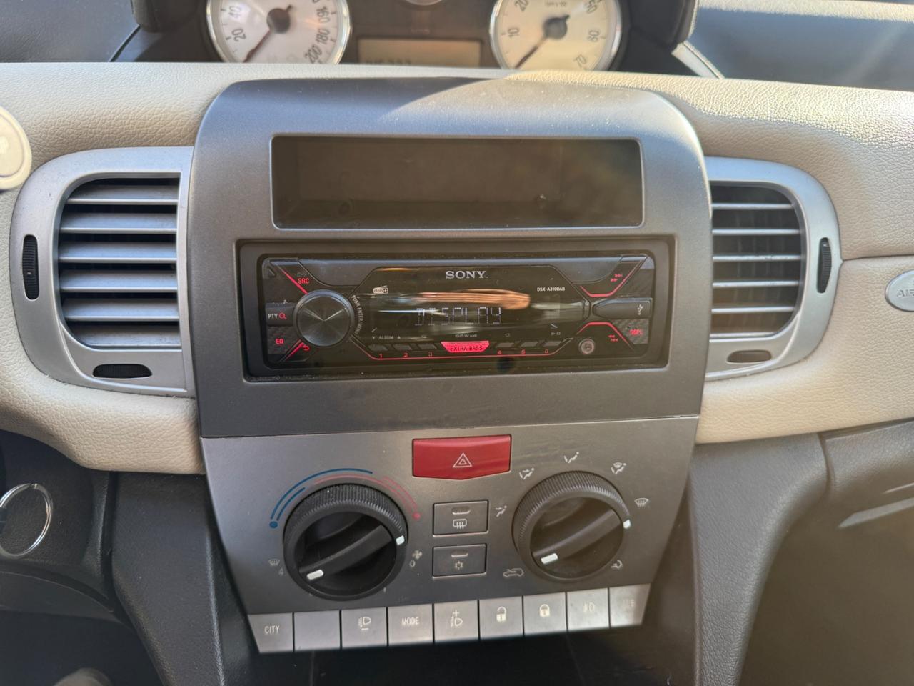 Lancia Ypsilon 1.2 Versus