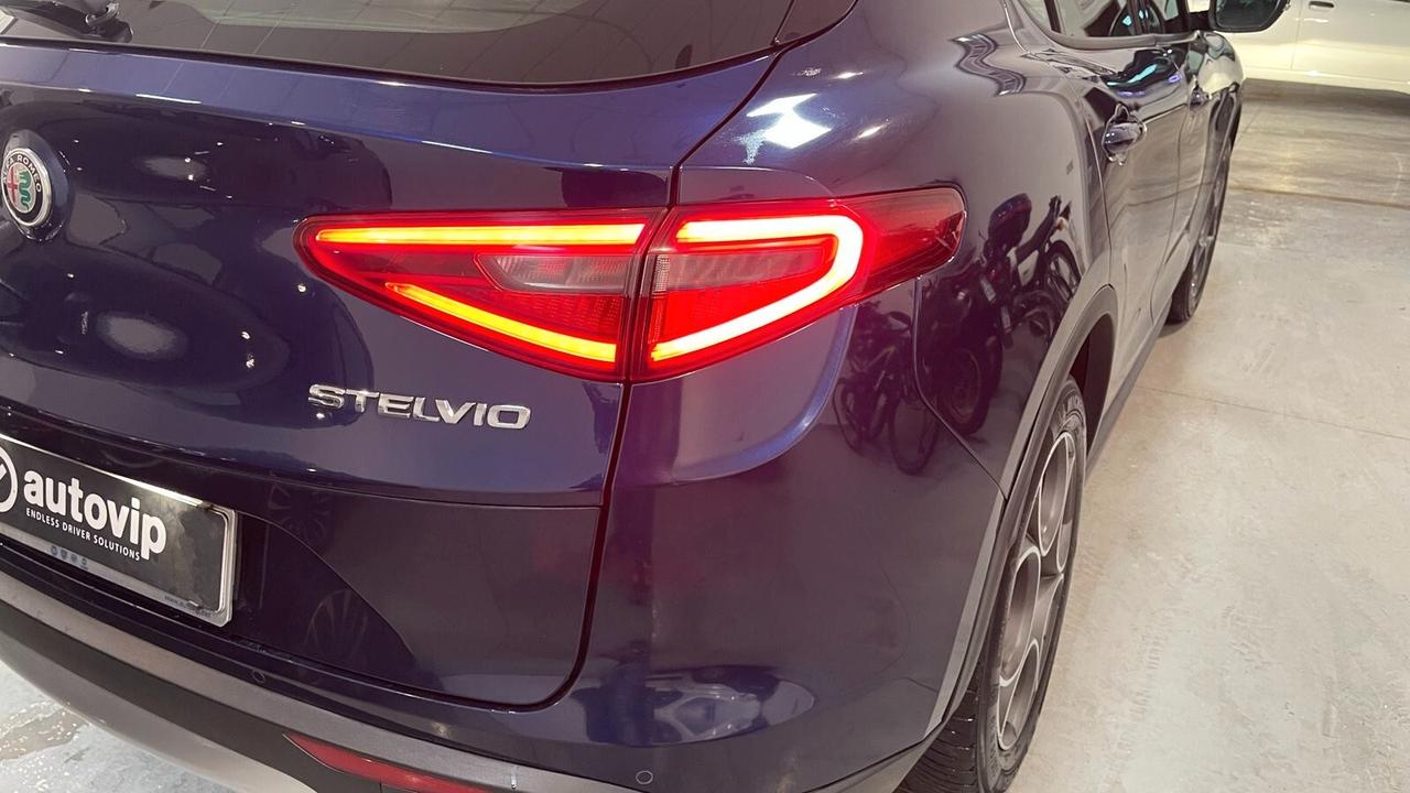 Alfa Romeo Stelvio 2.2 Turbodiesel 210 CV AT8 Q4 Executive