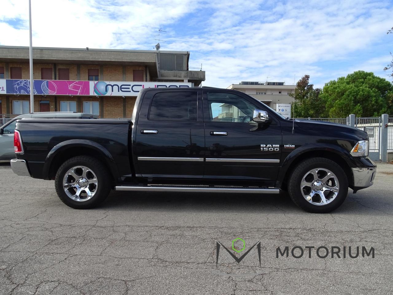Dodge RAM 1500 AWD 5.7L V8 401CV LARAMIE AUTOCARRO