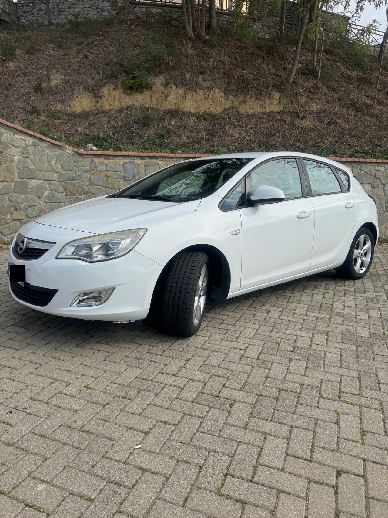 Opel Astra 1.7 CDTI 110CV *COSMO* 2011