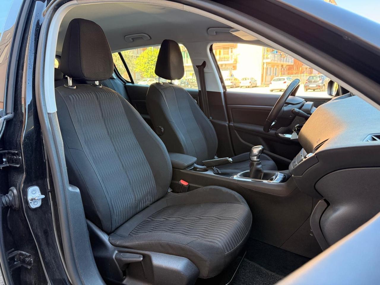 Peugeot 308 BlueHDi 100 S&S Business