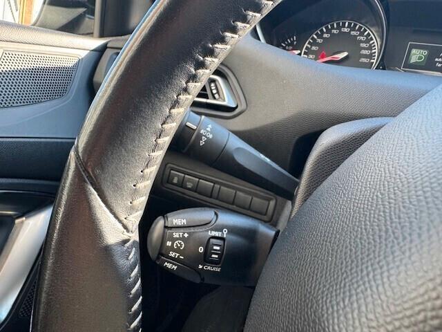 Peugeot 308 BlueHDi 120 S&S EAT6 SW Allure