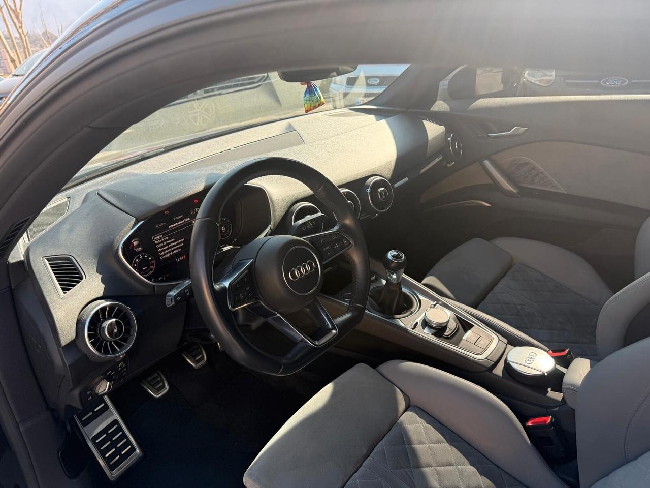 Audi TT Roadster 2.0 TFSI Design