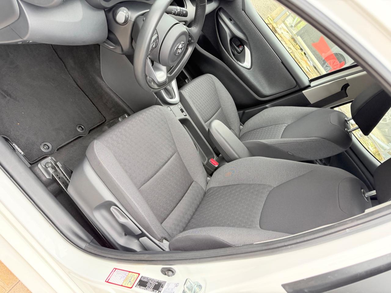 Toyota Yaris 1.5 Hybrid 5 porte Business