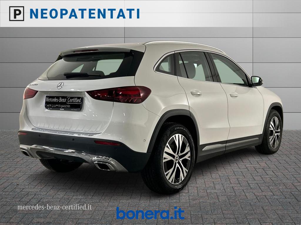 Mercedes GLA 180 180 D Progressive Advanced 8G-DCT