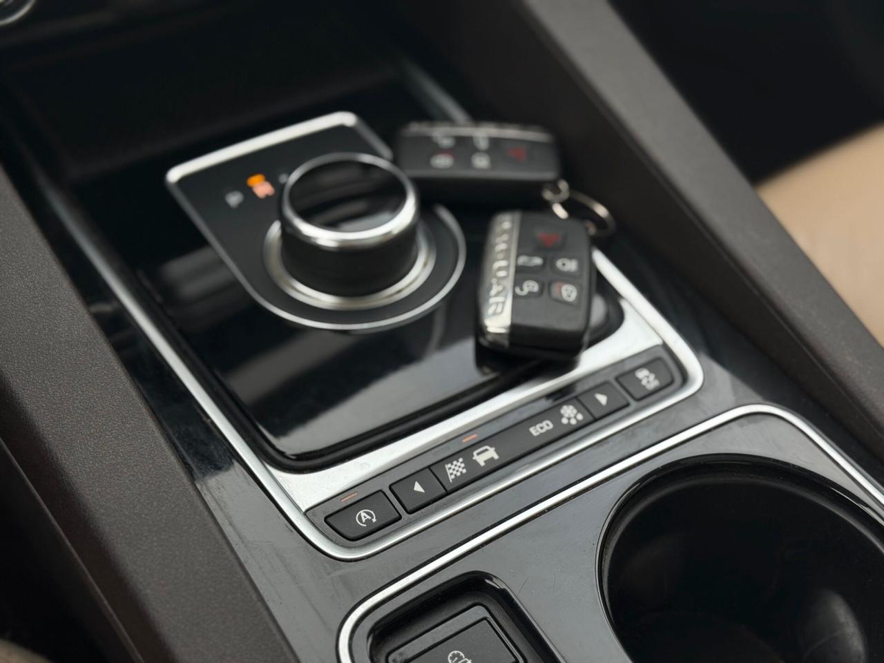 Jaguar F-Pace 2.0 D 180 CV AWD aut. Prestige