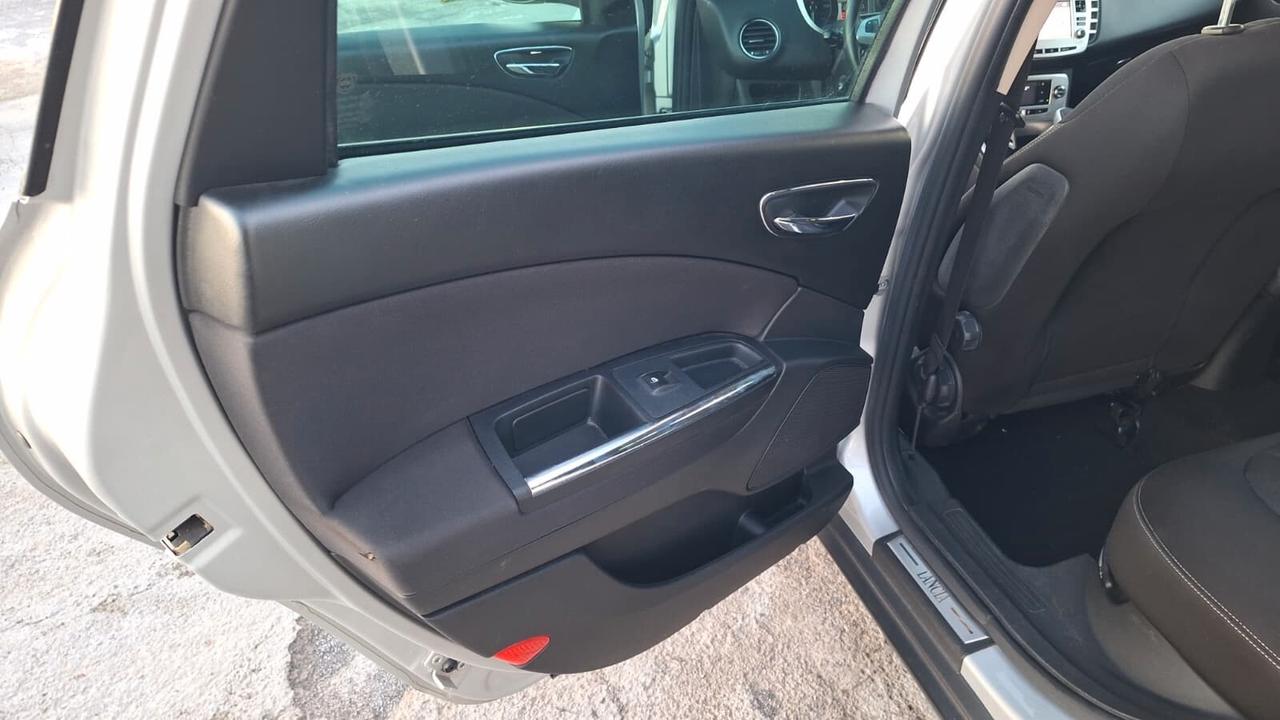 Lancia Delta 1.6 MJT DPF 105 CV Gold