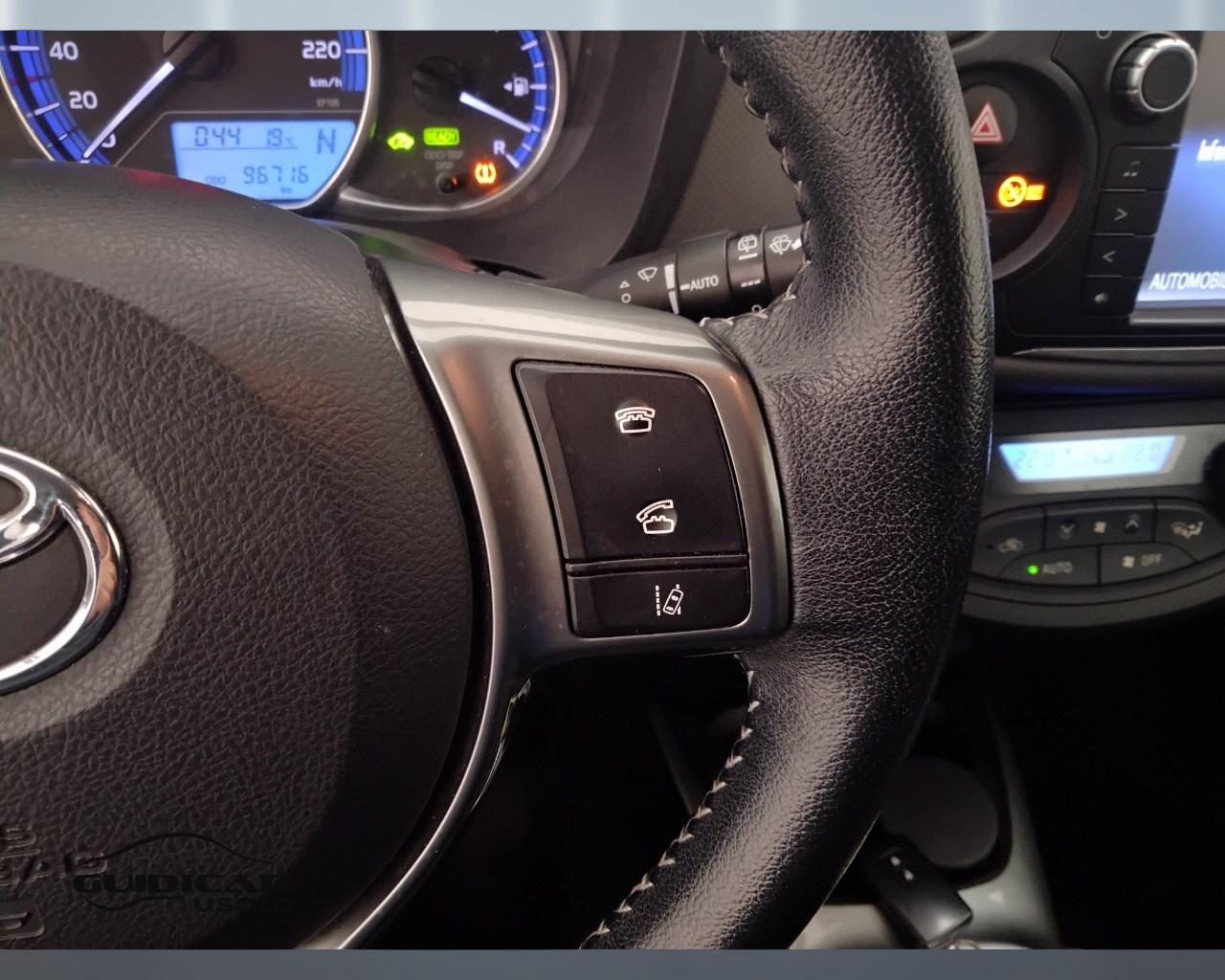 TOYOTA Yaris III 2015 - Yaris 5p 1.5h Active my16