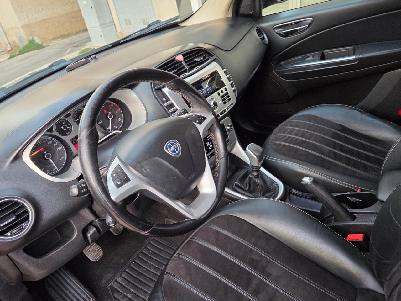 Lancia Delta 1.6 MJT DPF Gold