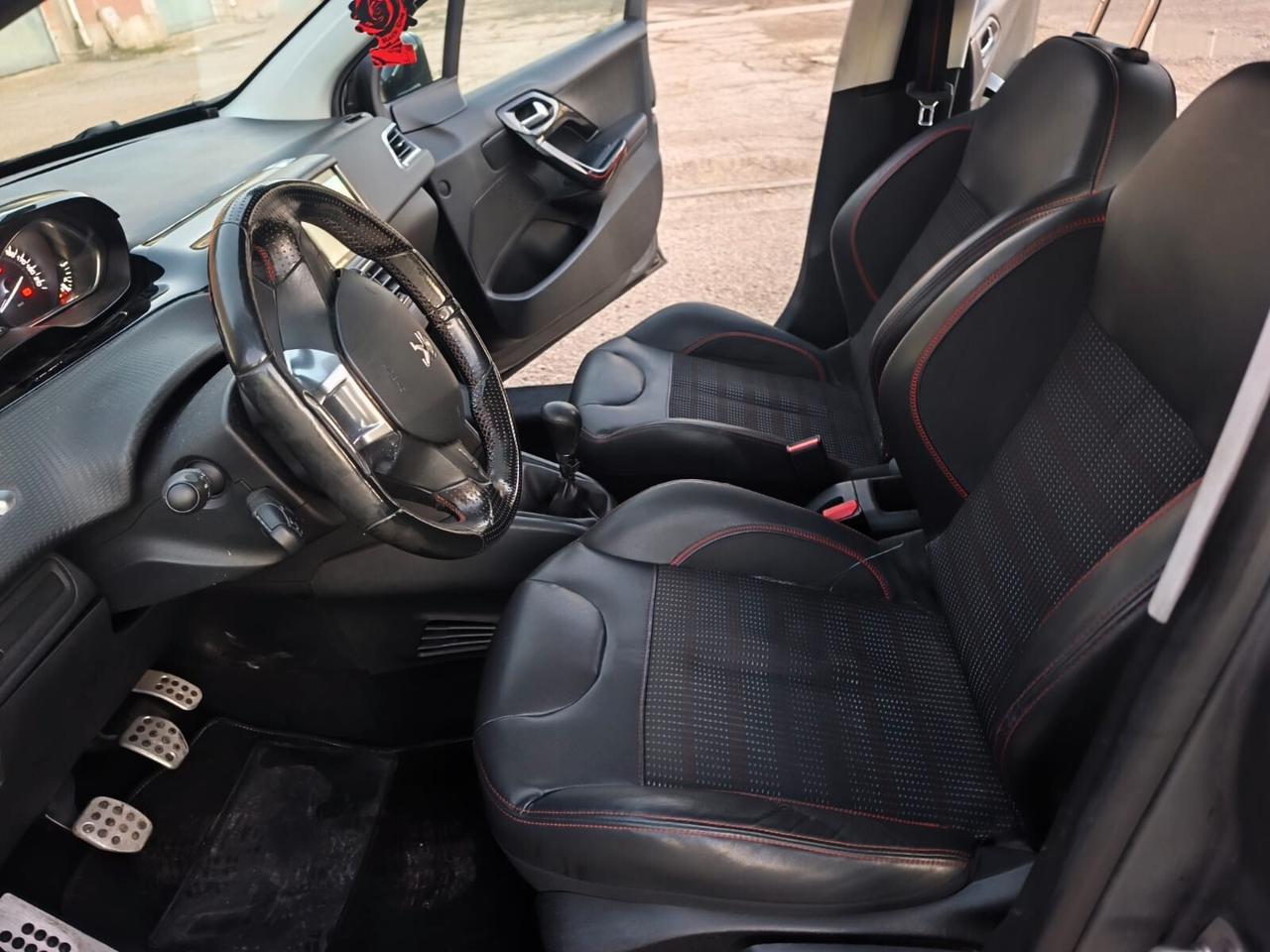 Peugeot 208 GT 2016----1.2 Benzina