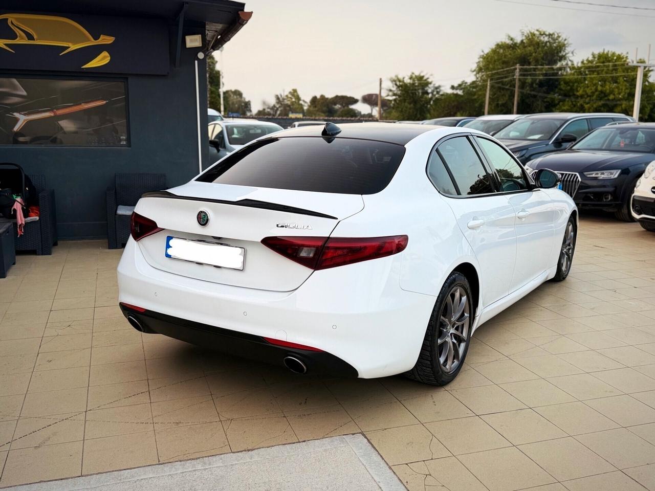 Alfa Romeo Giulia 2.0 Turbo 280 CV AT8 AWD Q4 Veloce