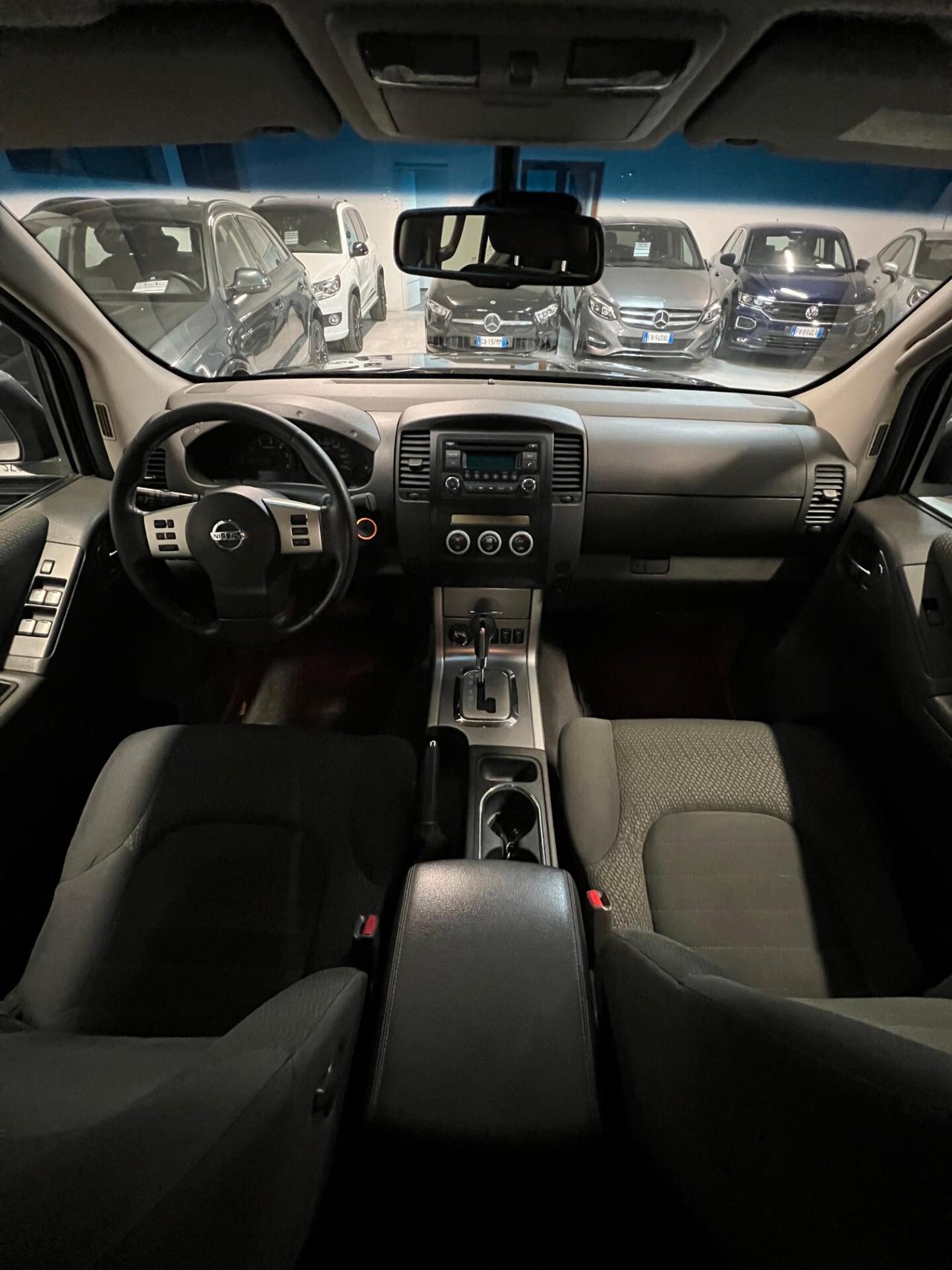 Nissan Navara 2.5 dCi 190CV 4 porte Double Cab LE