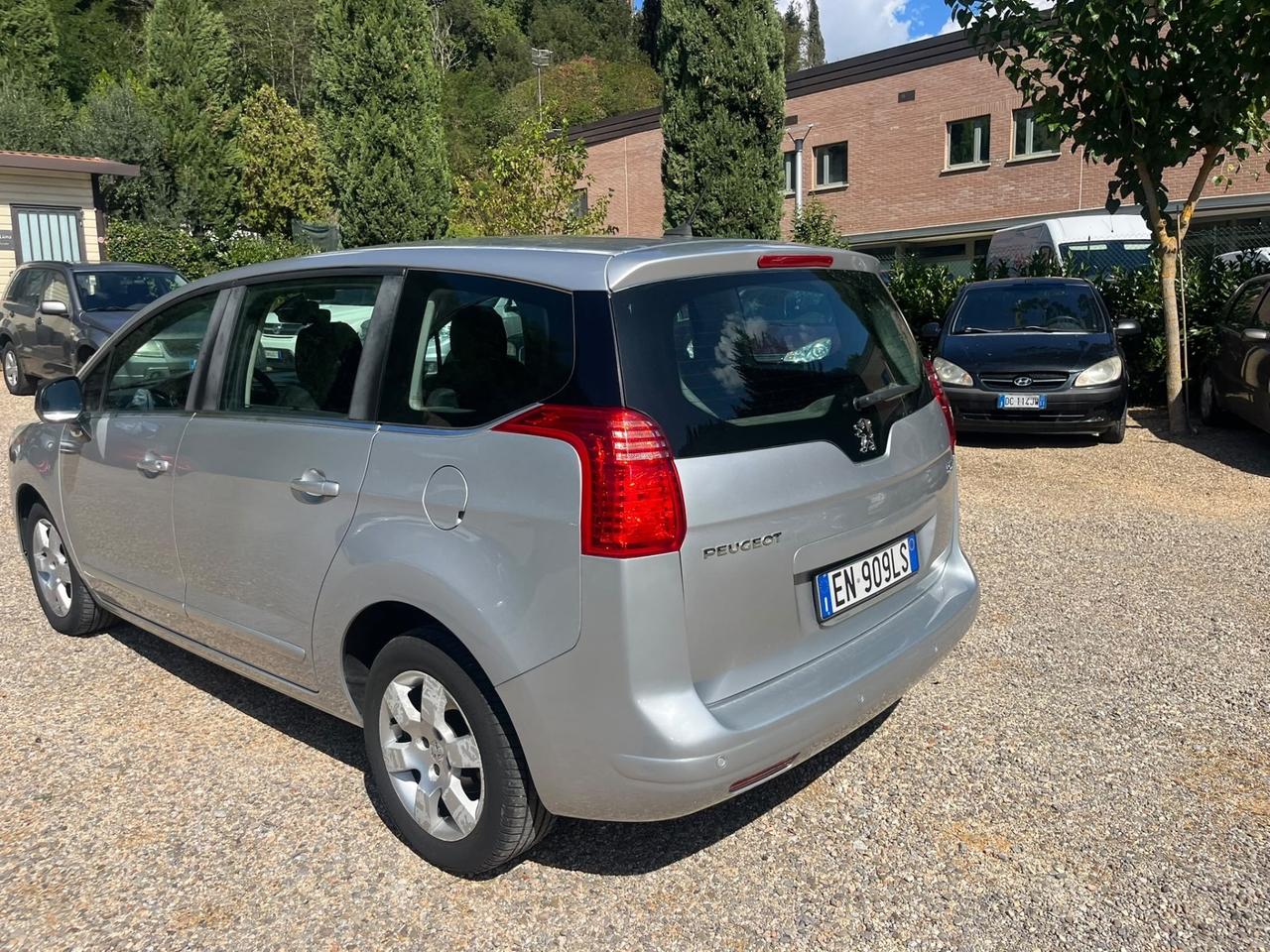 Peugeot 5008 1.6 HDi 115CV - 7 POSTI