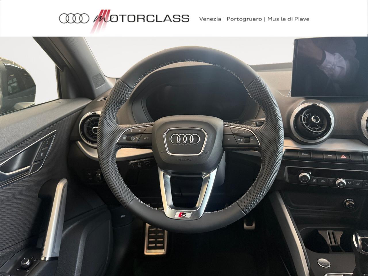 Audi Q2 35 2.0 tdi identity black s tronic