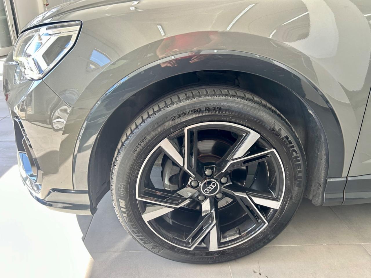 Audi Q3 SPORTBACK S-tronic finanziabile