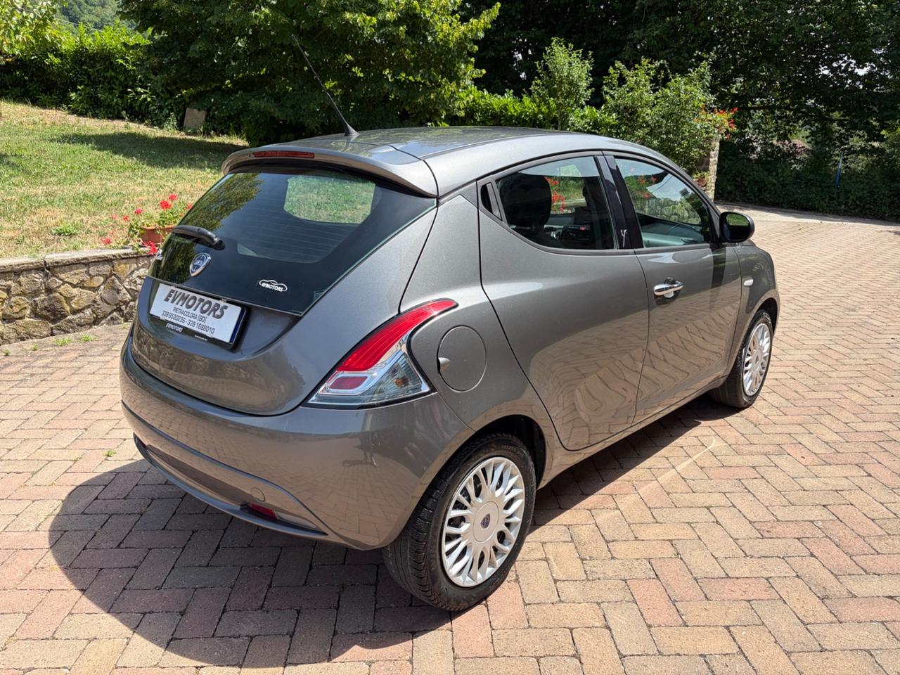 Lancia Ypsilon 1.2 69 CV 5 porte Gold OK NEOPATENTATI