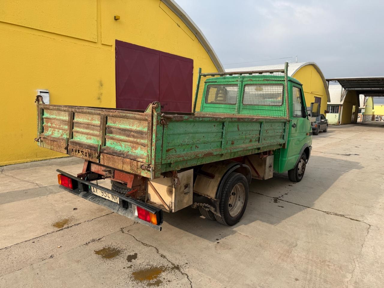 Iveco Daily 35c8 ribaltabile trilaterale