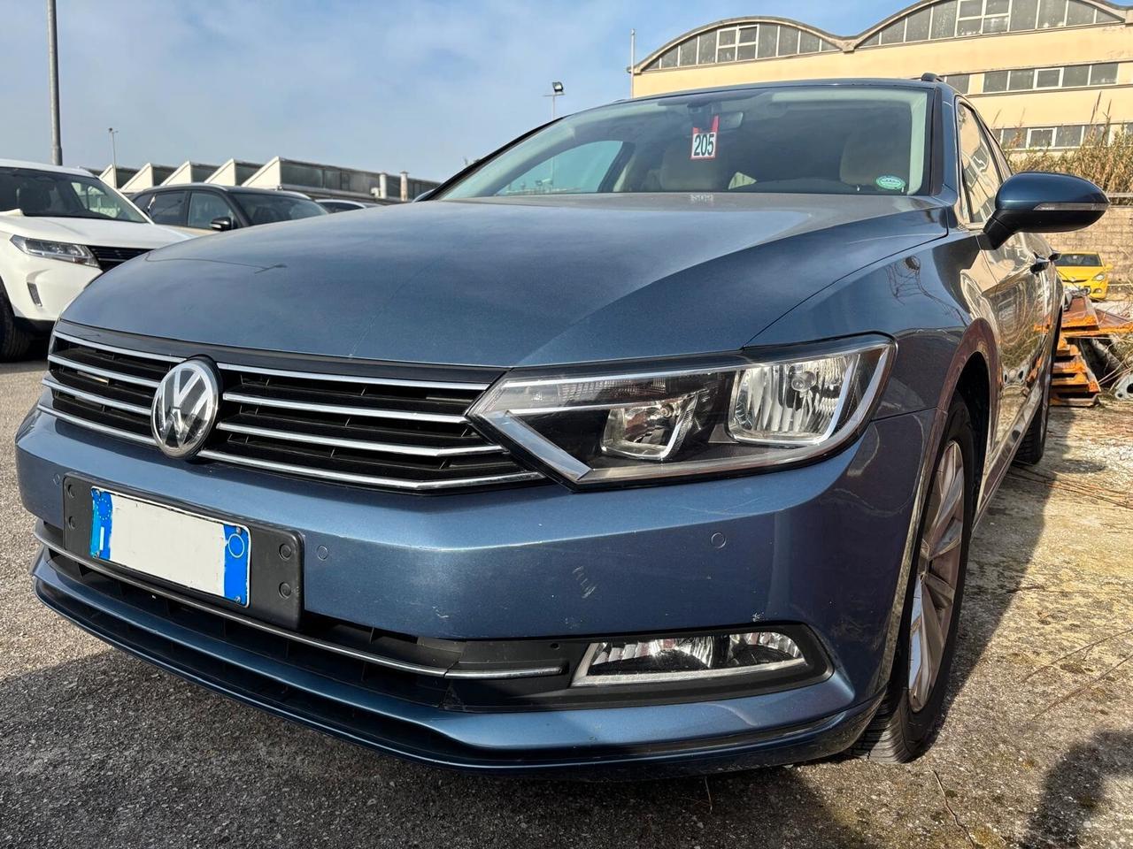 Volkswagen Passat 1.6 TDI 120CV TETTO APRIBILE