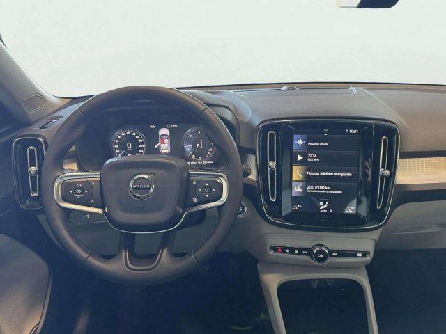 VOLVO XC40 D4 AWD MOMENTUM AUTOMATICA