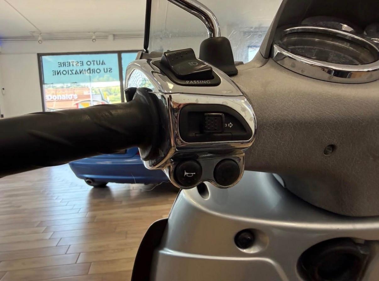 Piaggio Beverly 250