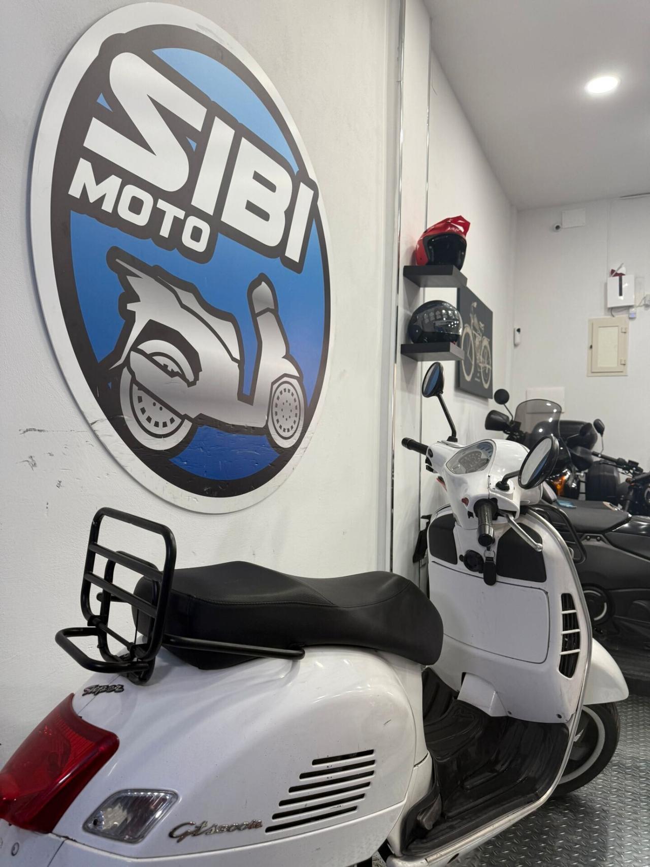 PIAGGIO VESPA GTS 300