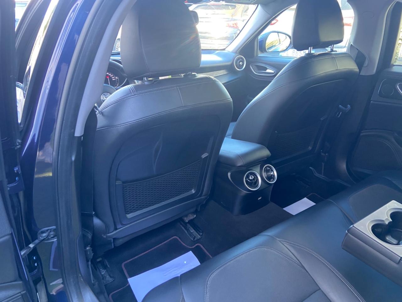 Alfa Romeo Giulia 2.2 160CV AT8 nuovissima garanzia